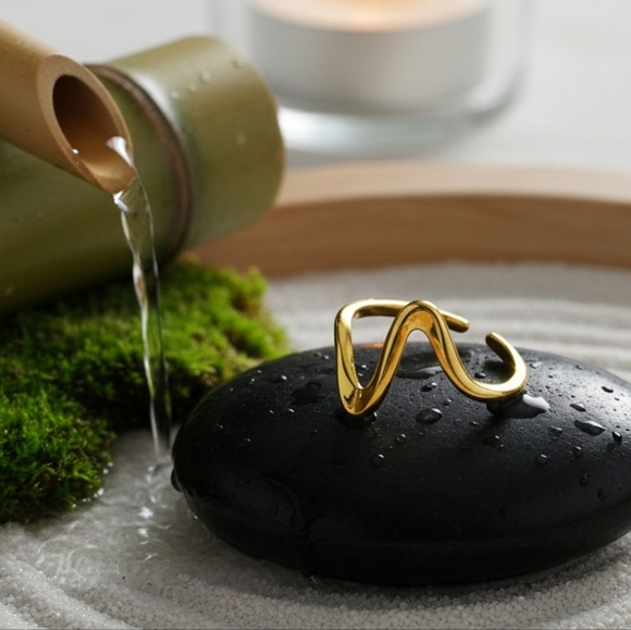 Wave 18K Gold Plated Stainless Steel Elegant Minimalist Adjustable Ring 🌊 - Picture 5 of 12